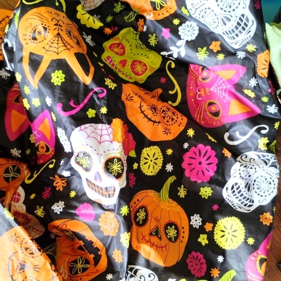 🌹 VANILLA & GOLD ROSES TABLECLOTH 68 X 50 - Picture 9 of 16